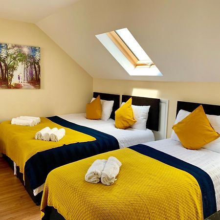 London Studio Apartments, Private Bathroom, Kitchenette, Parking, Np7 Eksteriør billede